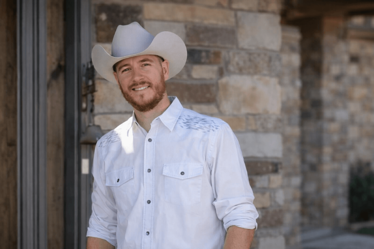 Photo of Norma Martinez for Norma Nahua Art Website. Acerca-de-Mi-Norma-Nahua-Art-Main-Foto